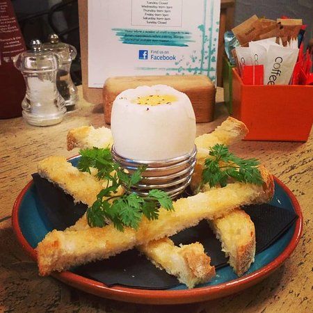 Poppies Cafe & Bistro